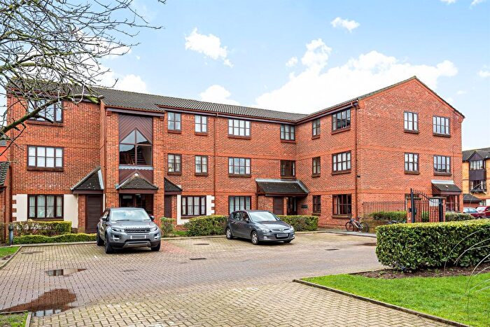 2 Bedroom Apartment To Rent In Spring Grove, Mitcham, CR4