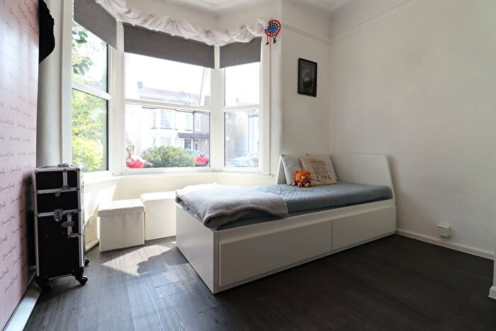 1 Bedroom Flat For Sale In High Street, Shoeburyness, SS3