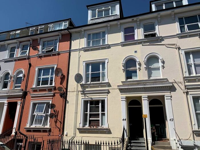 1 Bedroom Flat To Rent In Dudley Road, Tunbridge Wells, Kent, TN1
