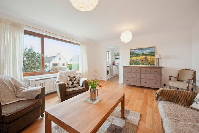 3 Bedroom Detached Bungalow For Sale In College Drive, Methven, Perthshire, PH1