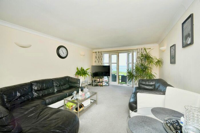2 Bedroom Flat For Sale In Newlands Road, Rottingdean, Brighton, BN2