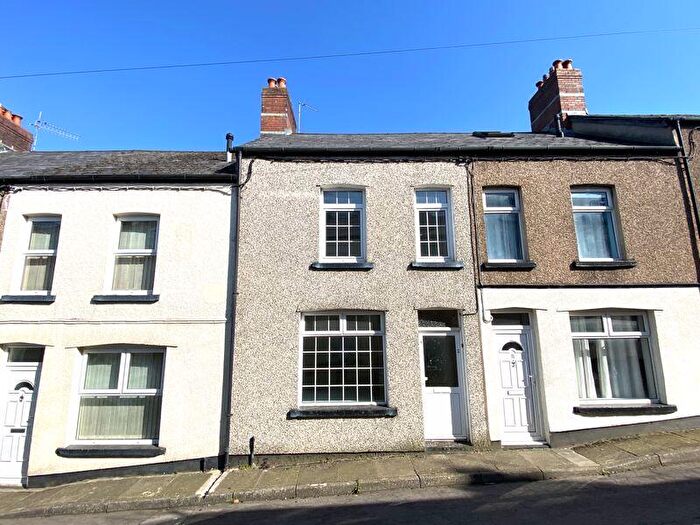 2 Bedroom Terraced House To Rent In Bed Plus Loft Room/Bed . Caradoc Street, Pontypool, NP4