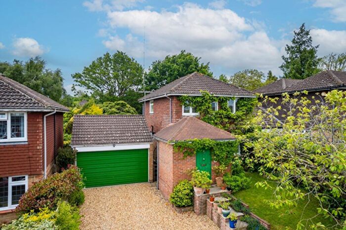 3 Bedroom Detached House For Sale In Locks Meadow, Dormansland, Lingfield, RH7