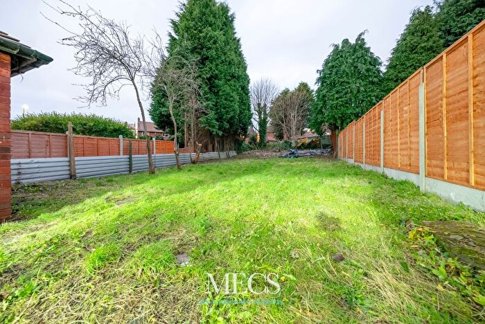 3 Bedroom Semi-Detached House For Sale In Wood Street, Dudley, West Midlands, DY2