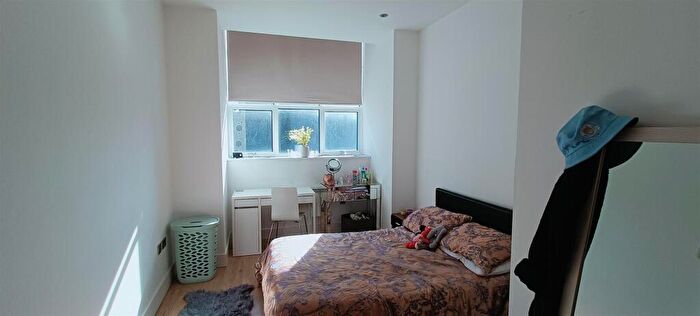 2 Bedroom Apartment To Rent In Apartment, Pollard Street, M4