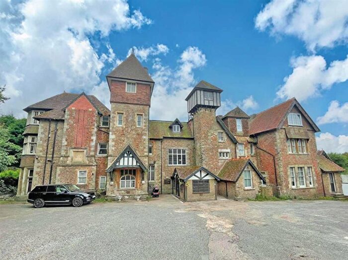 3 Bedroom Flat For Sale In The Ridge, Hastings, TN34