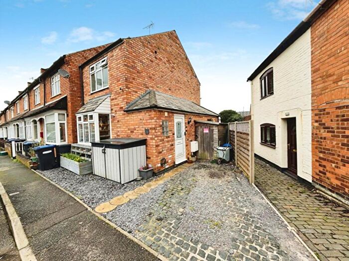 2 Bedroom End Of Terrace House For Sale In Lower Cape, Warwick, CV34