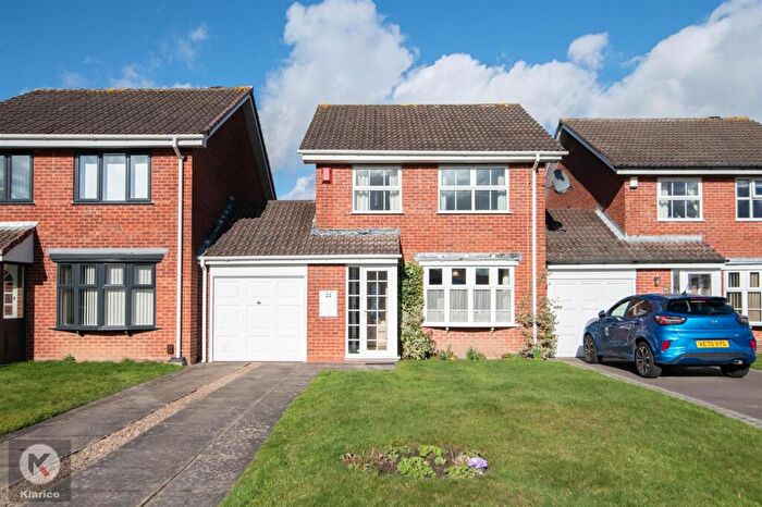 3 Bedroom Link Detached House For Sale In Pipers Green, Birmingham, B28