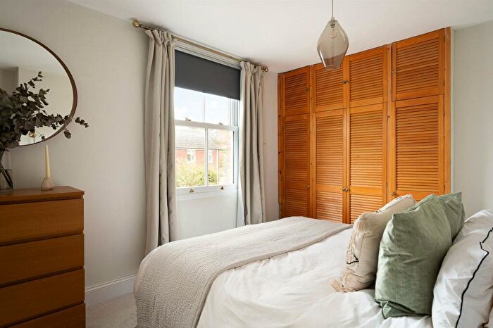 3 Bedroom Terraced House For Sale In Wilson Avenue, Henley-On-Thames, RG9