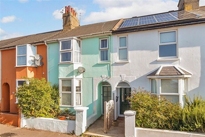 1 Bedroom Flat For Sale In Gloucester Road, Littlehampton, West Sussex, BN17
