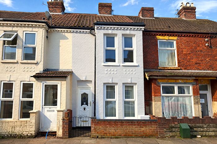 3 Bedroom Terraced House For Sale In Century Road, Great Yarmouth, NR31