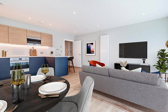 2 Bedroom Flat To Rent In Grinstead Road, Canary Wharf, SE8