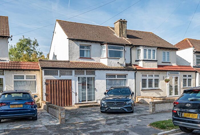 3 Bedroom Semi-Detached House For Sale In Orchard Way, Sutton, SM1