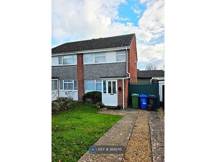 3 Bedroom Semi-Detached House To Rent In Dumas Cul-De-Sac, Brackley, NN13
