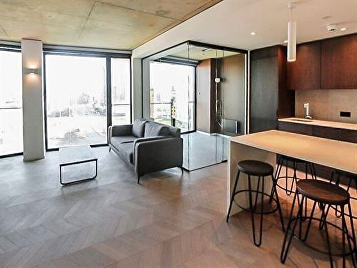 2 Bedroom Apartment To Rent In St Georges Gardens, Castlefield, M15