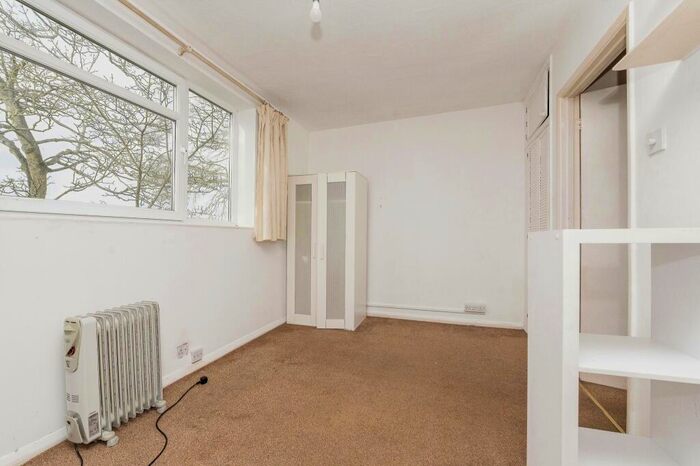 1 Bedroom Flat For Sale In High Street South, Dunstable, Bedfordshire, LU6