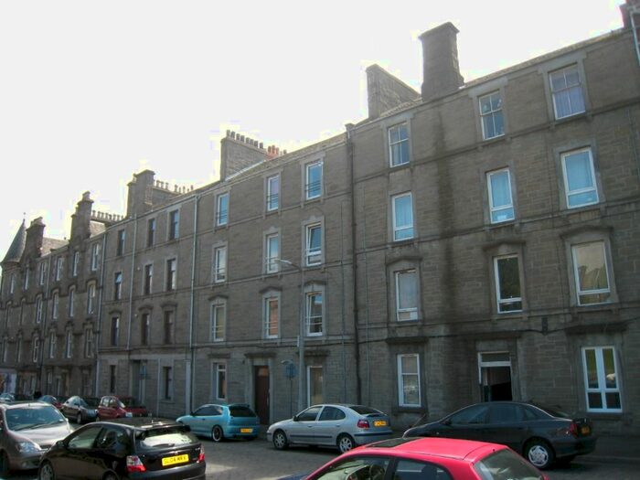 2 Bedroom Flat To Rent In Stirling Street, Coldside, Dundee, DD3