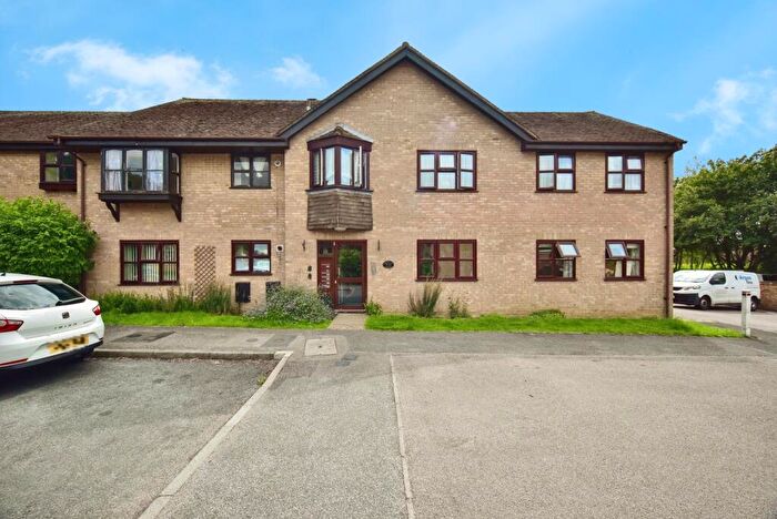 2 Bedroom Flat For Sale In Gentian Close, Weavering, Maidstone, Kent, ME14
