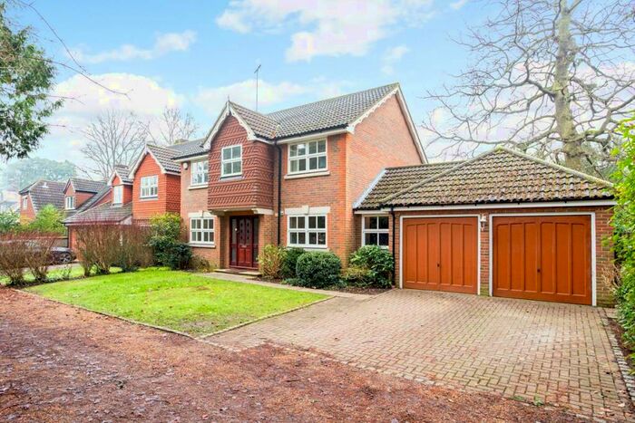 4 Bedroom Detached House To Rent In Redwood Walk, Southborough, KT6