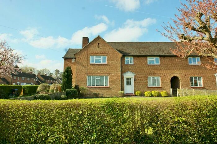 2 Bedroom Apartment To Rent In Gaviots Close, Gerrards Cross, Buckinghamshire, SL9