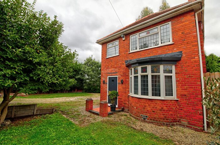 3 Bedroom Detached House For Sale In Coppice Lane, Brierley Hill, DY5