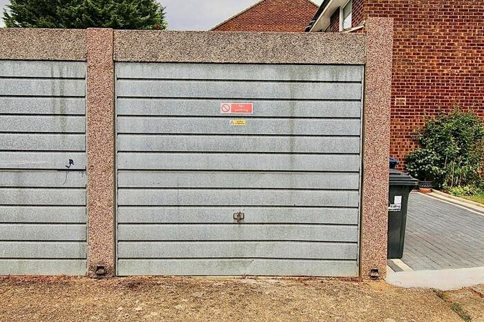 Garage / Parking To Rent In Hazelmere Drive, Northolt, Northolt, UB5