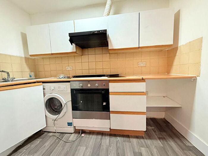 2 Bedroom Flat To Rent In Ilford, IG3