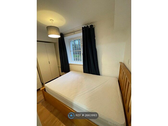 1 Bedroom Flat To Rent In Foxley Road, London, SW9