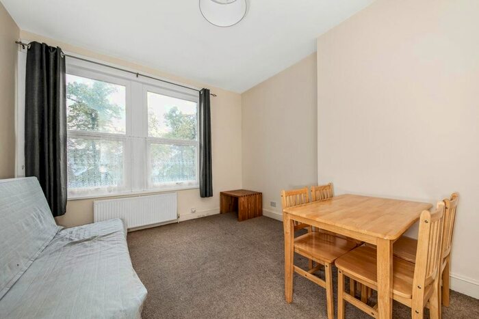 1 Bedroom Flat To Rent In Christchurch Road, Brixton, London, SW2