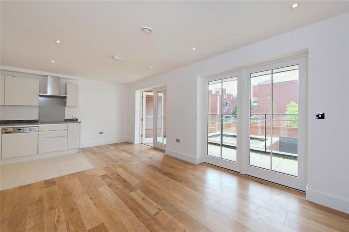 2 Bedroom Flat To Rent In Upper Richmond Road, London, SW15