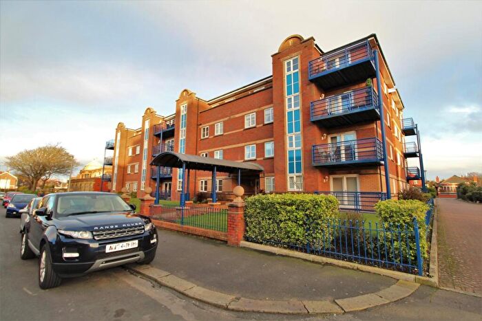 2 Bedroom Apartment For Sale In Kings Road, Lytham St. Annes, FY8
