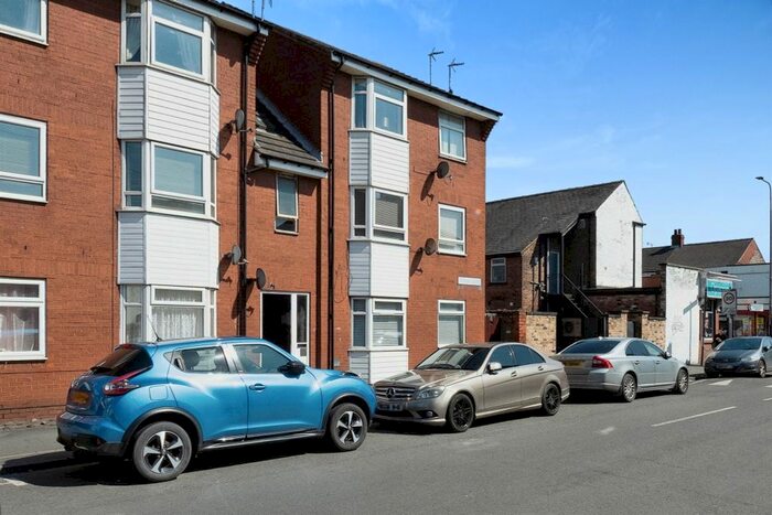 2 Bedroom Flat For Sale In Durham Court, Durham Street, Hull, HU8