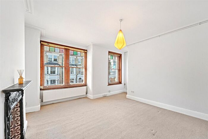 1 Bedroom Flat For Sale In Percy Road, London, W12