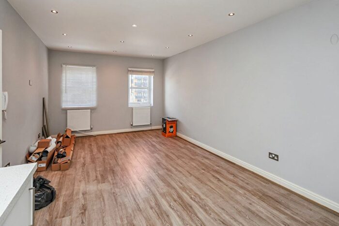 1 Bedroom Flat For Sale In Boston Road, London, W7