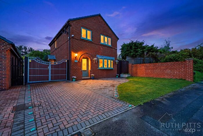 3 Bedroom Detached House For Sale In Moorhouse Court, South Elmsall, WF9