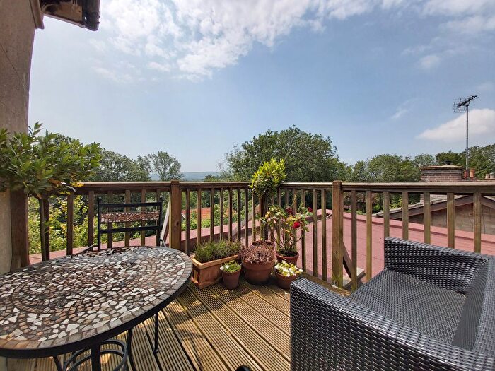 3 Bedroom Flat To Rent In St. Annes Crescent, Lewes, BN7