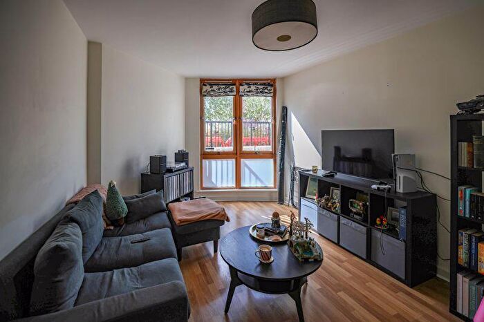 1 Bedroom Flat For Sale In Hannover Quay, Bristol, BS1