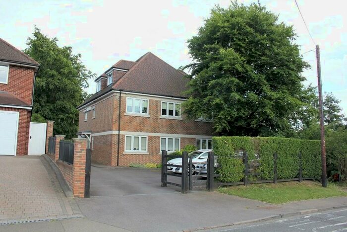 2 Bedroom Penthouse To Rent In Bluebridge Road, Brookmans Park, AL9