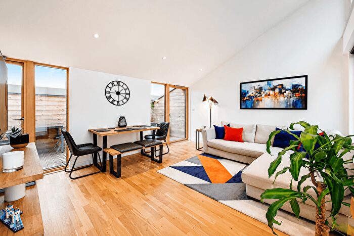 2 Bedroom Flat To Rent In Keeping Court, Bromley, BR2