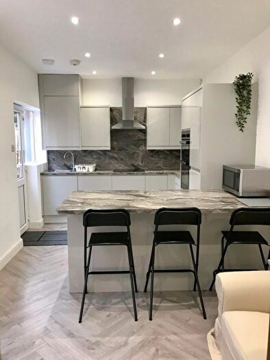 5 Bedroom Semi Detached House To Rent In Oak Tree Lane, Selly Oak, Birmingham, B29