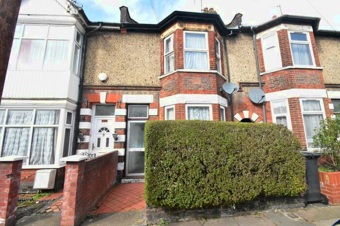 3 Bedroom Terraced House To Rent In High Town Road, Luton, Bedfordshire, LU2
