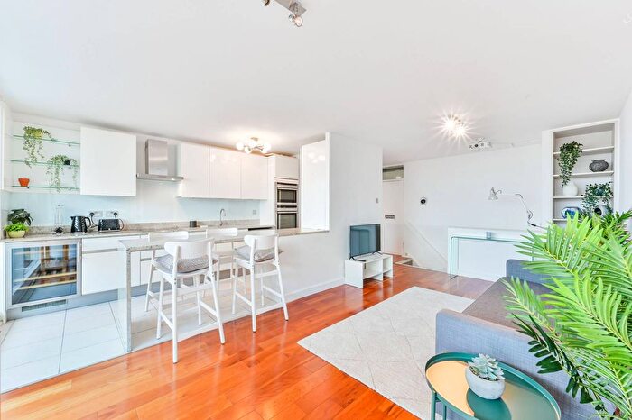 2 Bedroom Flat For Sale In Luxborough Street, Marylebone, London, W1U