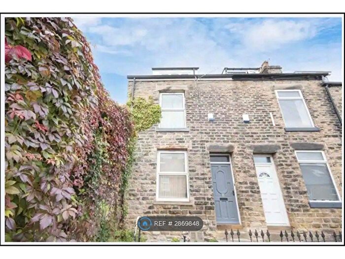 4 Bedroom Terraced House To Rent In Beehive Road, Sheffield, S10