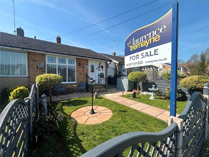 2 Bedroom Bungalow For Sale In The Willows, Daventry, Northamptonshire, NN11