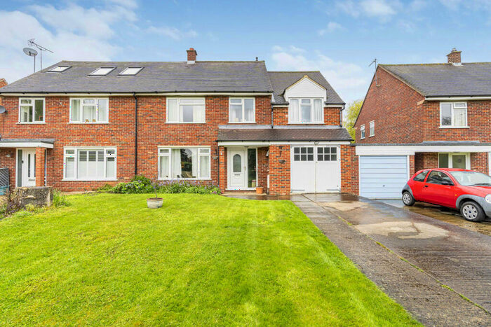 4 Bedroom Semi-Detached House For Sale In Courtiers Green, Clifton Hampden, OX14