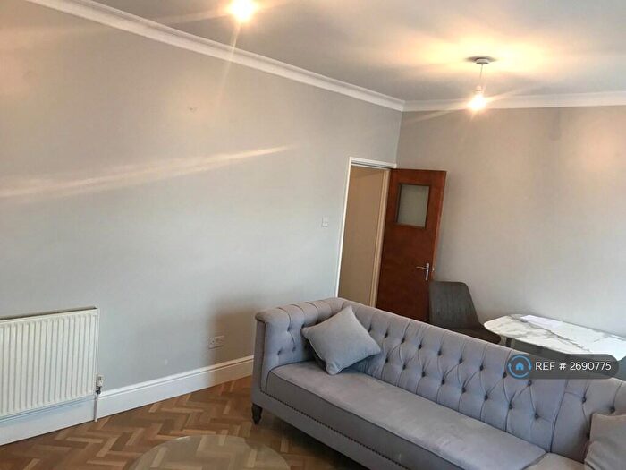 1 Bedroom Flat To Rent In Corporation Road, Newport, NP19
