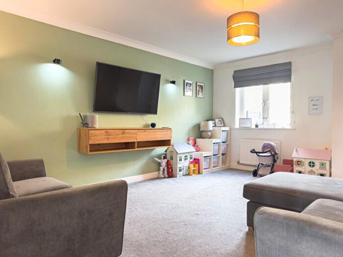 4 Bedroom Terraced House For Sale In Winding Rise, Bailiff Bridge, HD6