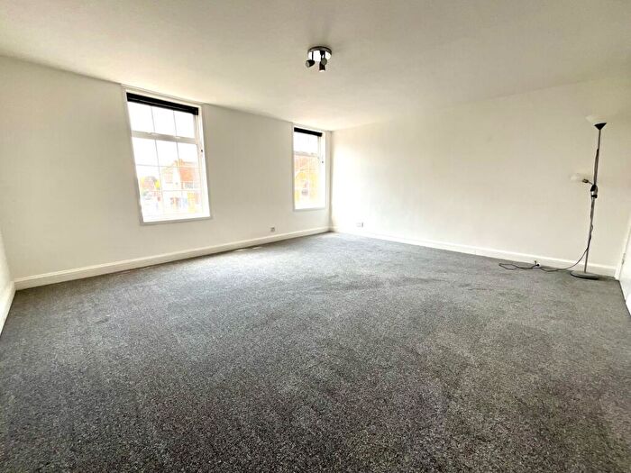 2 Bedroom Apartment To Rent In Newbury Street, Wantage, Oxfordshire, OX12