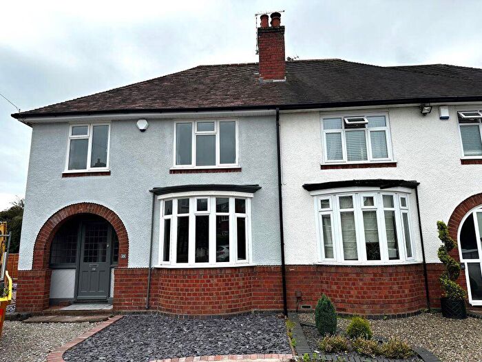 3 Bedroom Semi-Detached House To Rent In Brook Crescent, Stourbridge, DY9