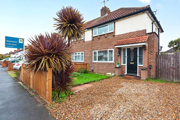 3 Bedroom Semi-Detached House For Sale In Staines, Surrey, TW18